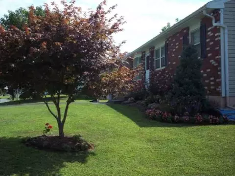 2 Adare Rd, Troy, NY 12180 photo 3