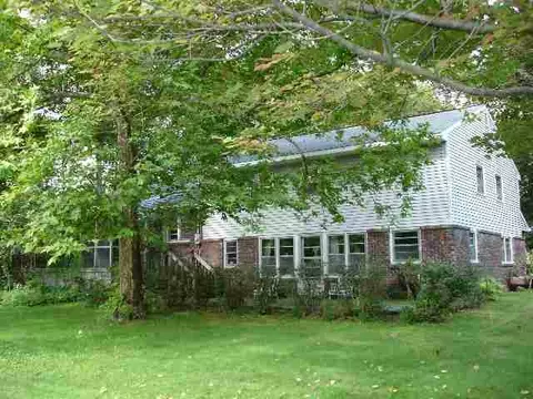 14 Betsy Ln, Delmar, NY 12054 photo 3
