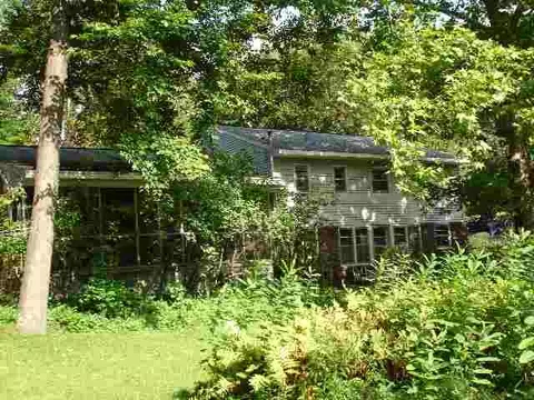 14 Betsy Ln, Delmar, NY 12054 photo 2
