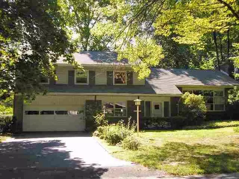 14 Betsy Ln, Delmar, NY 12054 photo 1