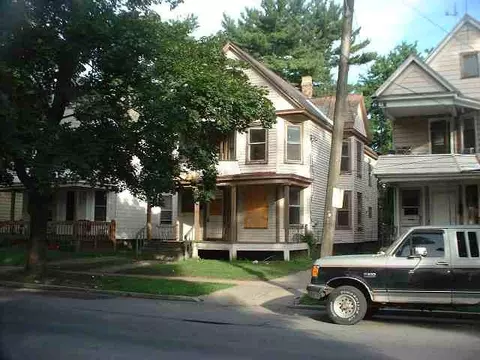 747 Mcclellan St, Schenectady, NY 12304 photo 1