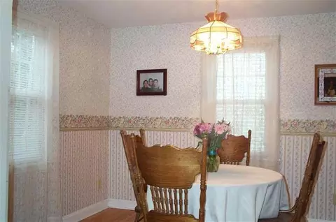 37 Harrison Ave, Delmar, NY 12054 photo 3