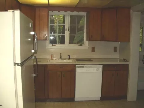 36 Cherry Ave, Delmar, NY 12054 photo 4