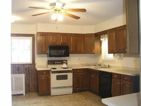 830 Wright Ave, Schenectady, NY 12309 photo 5
