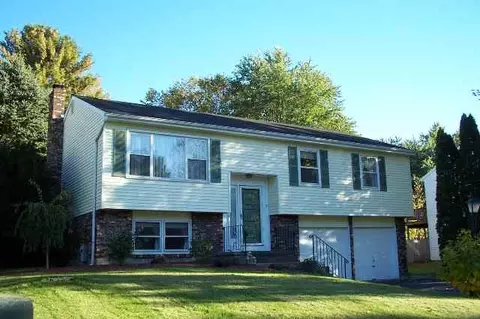 20 Windmill Dr, Glenmont, NY 12077 photo 1