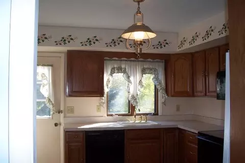 20 Windmill Dr, Glenmont, NY 12077 photo 2