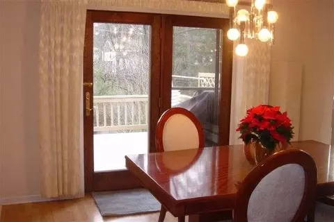 119 Jordan Blvd, Delmar, NY 12054 photo 3