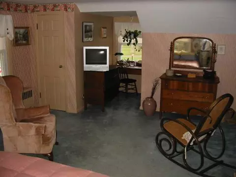 111 Winne Rd, Delmar, NY 12054 photo 7