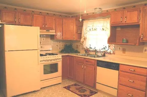 2225 Lenox Rd, Schenectady, NY 12308 photo 3
