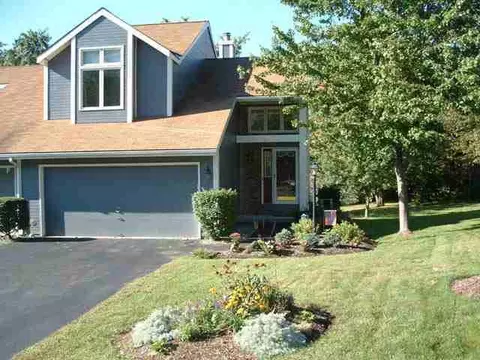 9 Brigantine Dr, Waterford, NY 12188 photo 1