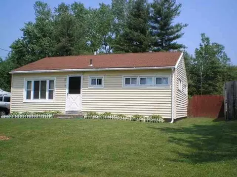 9 Jones Dr, Niskayuna, NY 12309 photo 1