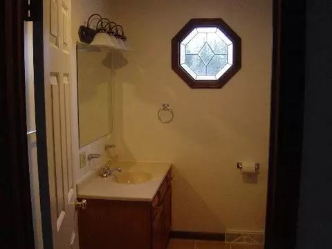 357 Manchester Rd, Schenectady, NY 12304 photo 7
