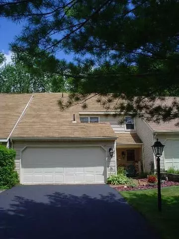 44 Commonwealth Dr, Glenmont, NY 12077 photo 1