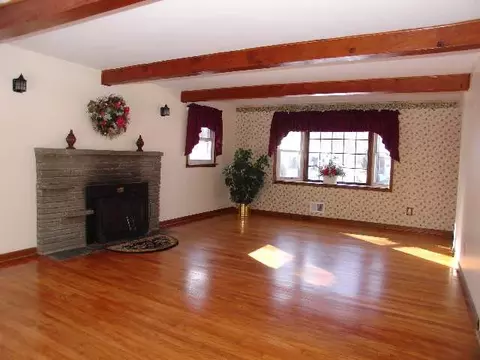 7 Drott Dr, Glenville, NY 12302 photo 4