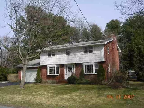 7 Drott Dr, Glenville, NY 12302 photo 1