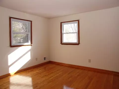 7 Drott Dr, Glenville, NY 12302 photo 9