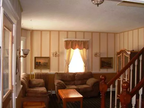 1032 Phoenix Ave, Schenectady, NY 12308 photo 3