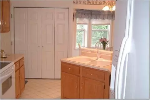 117 Trinity Pl, Selkirk, NY 12158 photo 2
