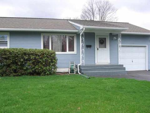 113 Pinehurst Pl, Schenectady, NY 12304 photo 1