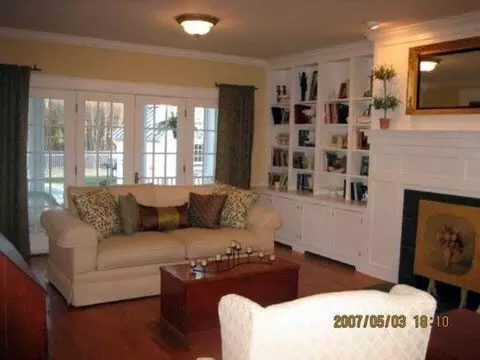 110 Saddlebrook Ln, Schenectady, NY 12302 photo 2