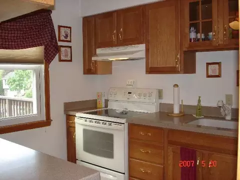 27 Windmill Dr, Glenmont, NY 12077 photo 4
