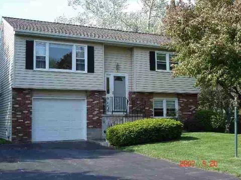 27 Windmill Dr, Glenmont, NY 12077 photo 1