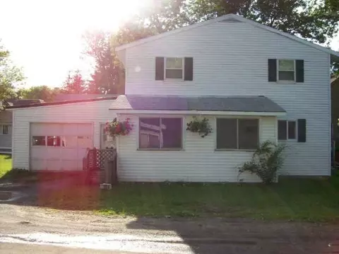 109 4th St, Saratoga Springs, NY 12866 photo 2