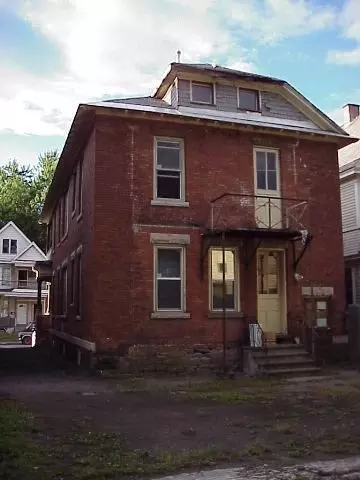 11 Eagle St, Schenectady, NY 12307 photo 2