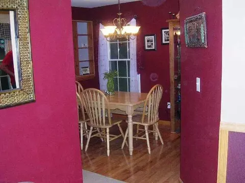11 Cooks Ct, Halfmoon, NY 12188 photo 2
