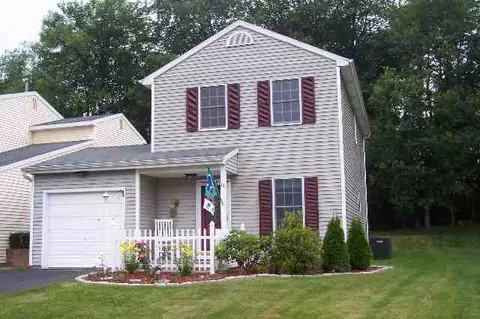 11 Cooks Ct, Halfmoon, NY 12188 photo 1