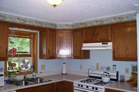 16 Primrose Ln, Argyle, NY 12809 photo 2