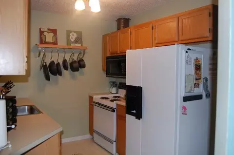 32 Anchor Dr, Halfmoon, NY 12065 photo 7
