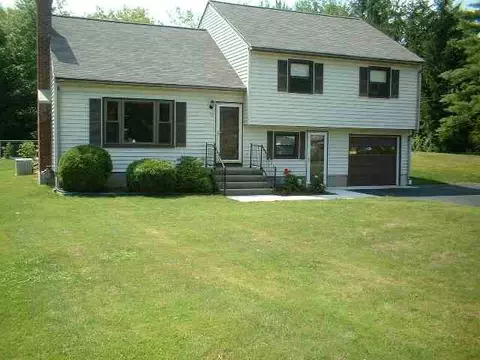 11 Montclair Dr, Glenville, NY 12302 photo 1