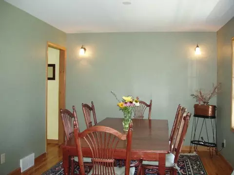 39 Rotterdam Dr, Glenmont, NY 12077 photo 2