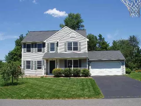 39 Rotterdam Dr, Glenmont, NY 12077 photo 1