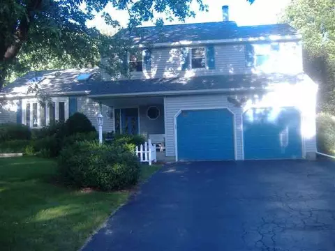 57 Hancock Dr, Glenmont, NY 12077 photo 1