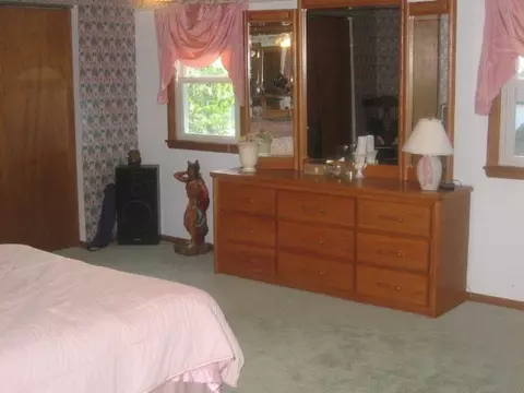 57 Hancock Dr, Glenmont, NY 12077 photo 5
