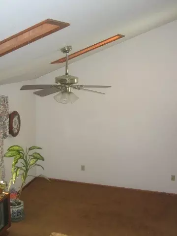 57 Hancock Dr, Glenmont, NY 12077 photo 2
