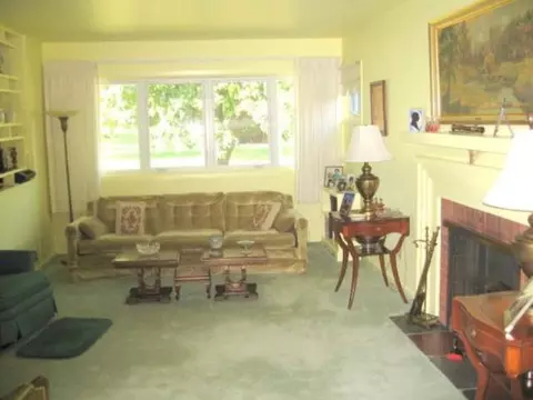 19 Collins Pl, Albany, NY 12208 photo 7
