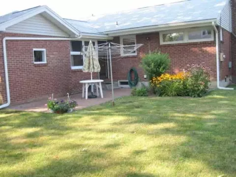 19 Collins Pl, Albany, NY 12208 photo 2