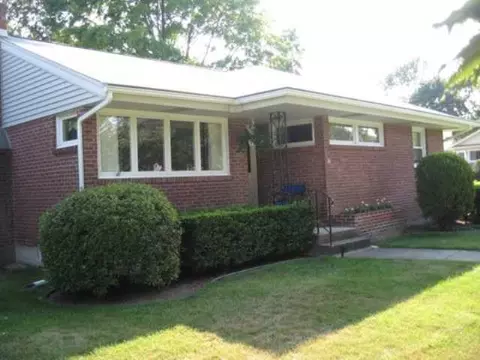 19 Collins Pl, Albany, NY 12208 photo 3
