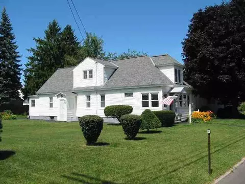 2443 Barton Ave, Schenectady, NY 12306 photo 2