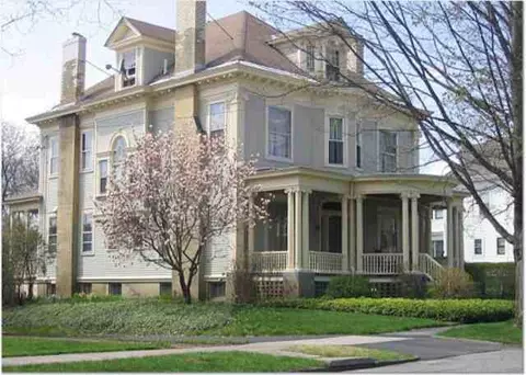 209 S William St, Johnstown, NY 12095 photo 2