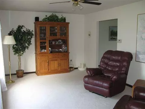 35 Windmill Dr, Glenmont, NY 12077 photo 2