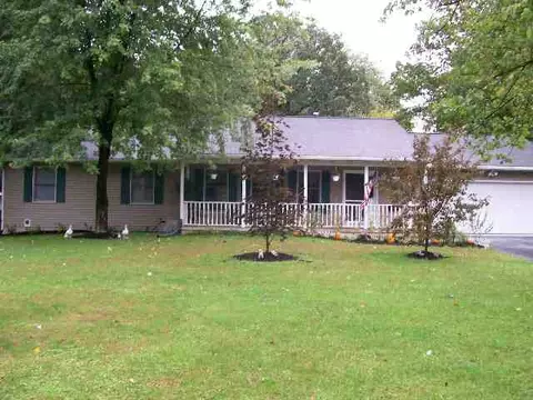 46 E Wiggand Dr, Glenmont, NY 12077 photo 1