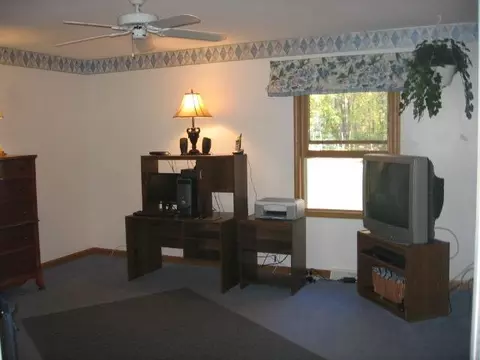 46 E Wiggand Dr, Glenmont, NY 12077 photo 6