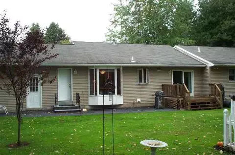 46 E Wiggand Dr, Glenmont, NY 12077 photo 2