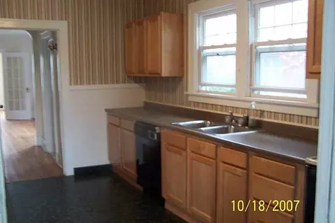 418 Robinson St, Schenectady, NY 12304 photo 8