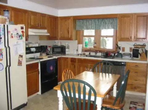 14 Fredericks Rd, Glenville, NY 12302 photo 4