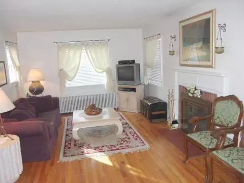 7 Bender Ln, Delmar, NY 12054 photo 3
